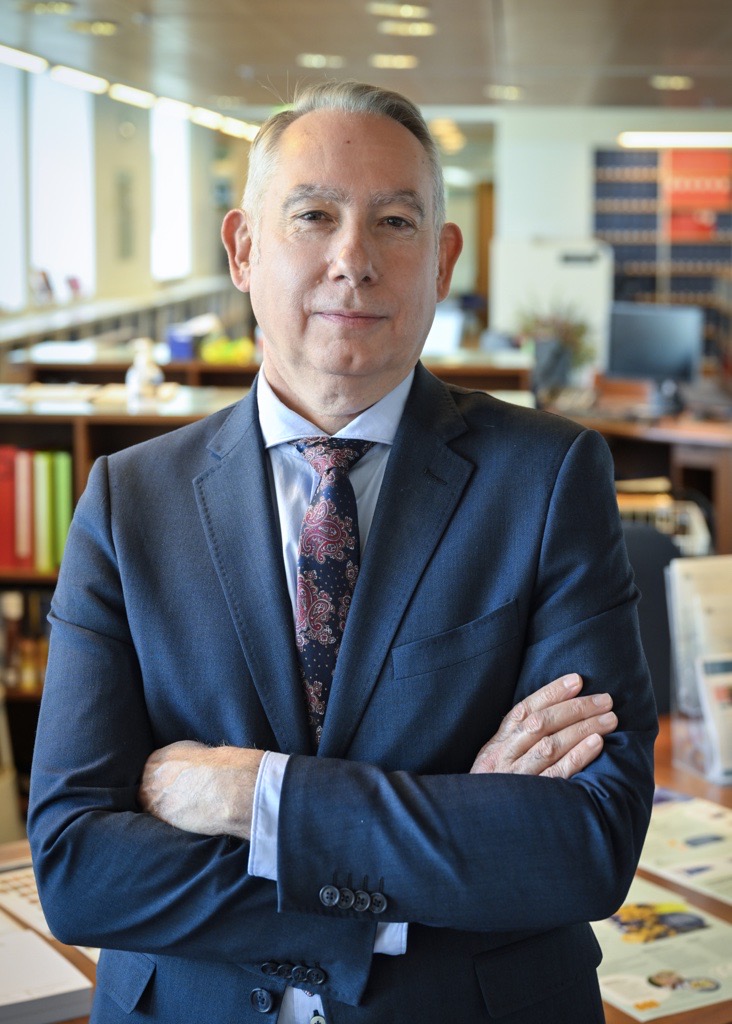 Mr Steven Fox, Parliamentary Librarian